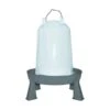 Drinkbak Pluimvee Op Poten - 10 Liter 2 Drinkbak Pluimvee Op Poten - 10 Liter -Boerderijdieren Winkel 1591866154 1 600